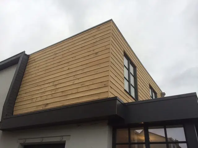 Eiken-gevelbekleding-en-rockpanel-bakgoot
